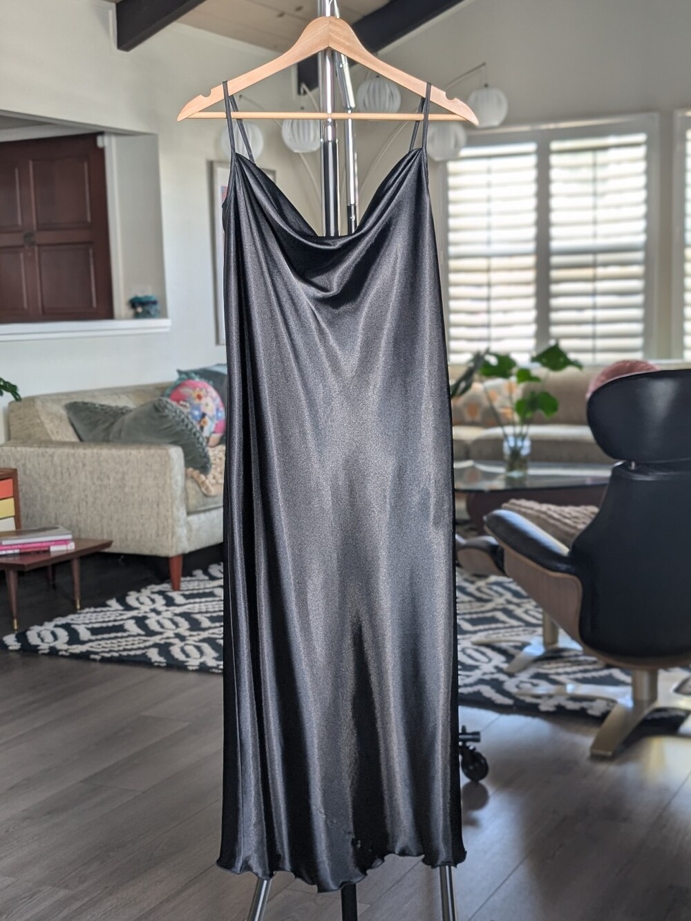 bebe Satin Cowl Neck Bias Cut Midi Slip Dress in Black Size Large EUC